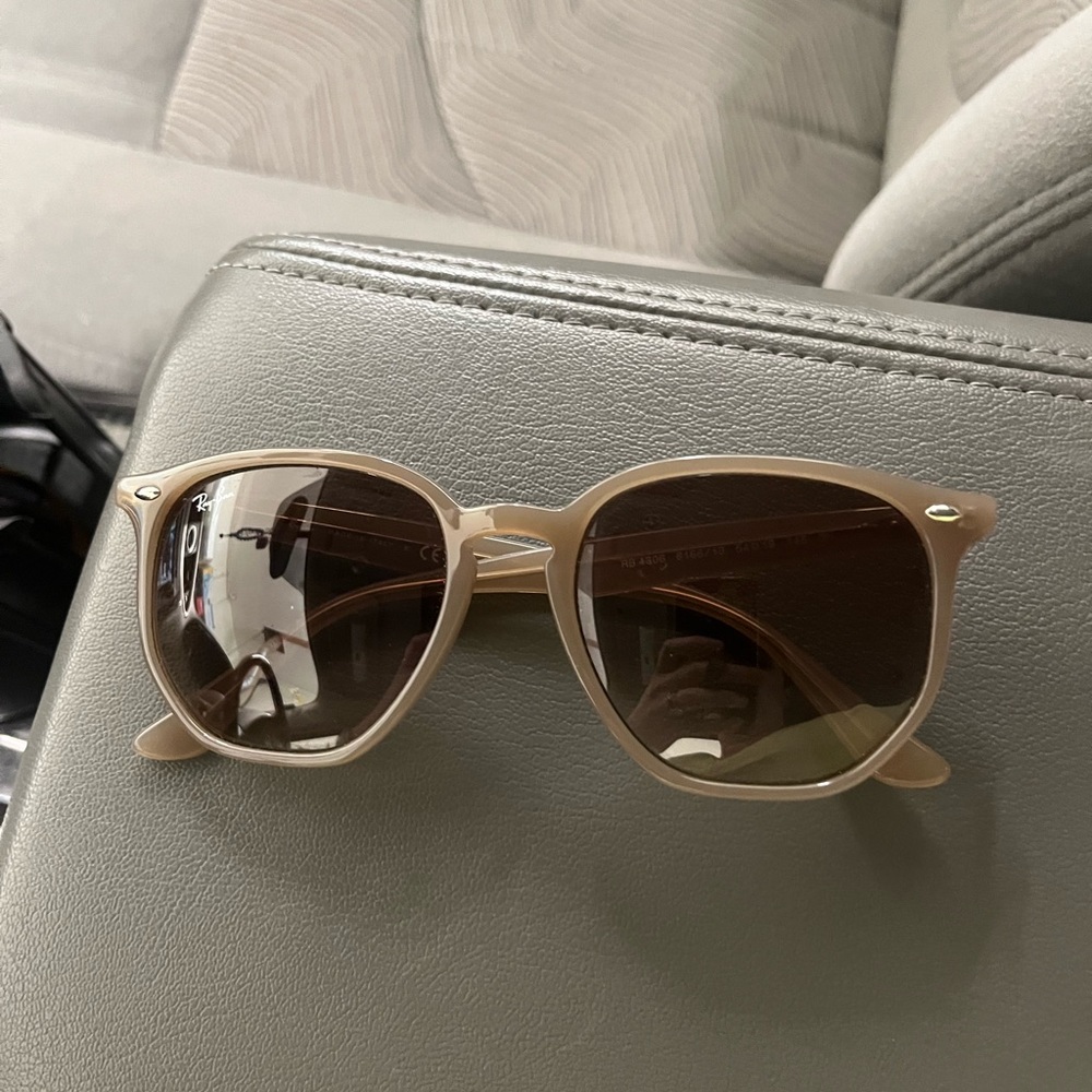 Ray ban suns